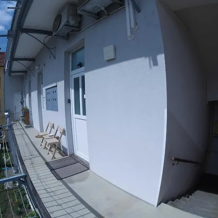 Apartma Mb-center *